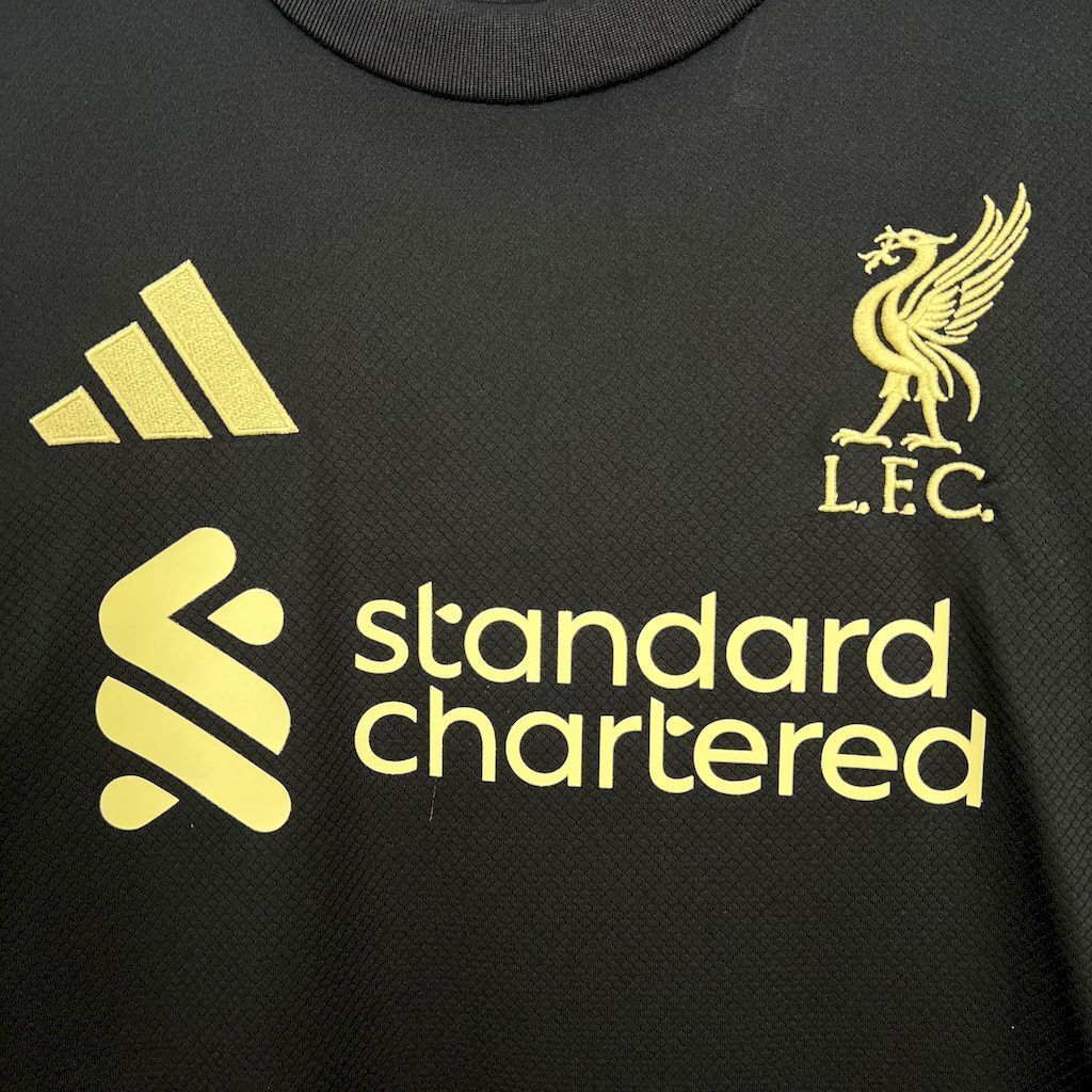Maillot Liverpool Dark Majesty Limited