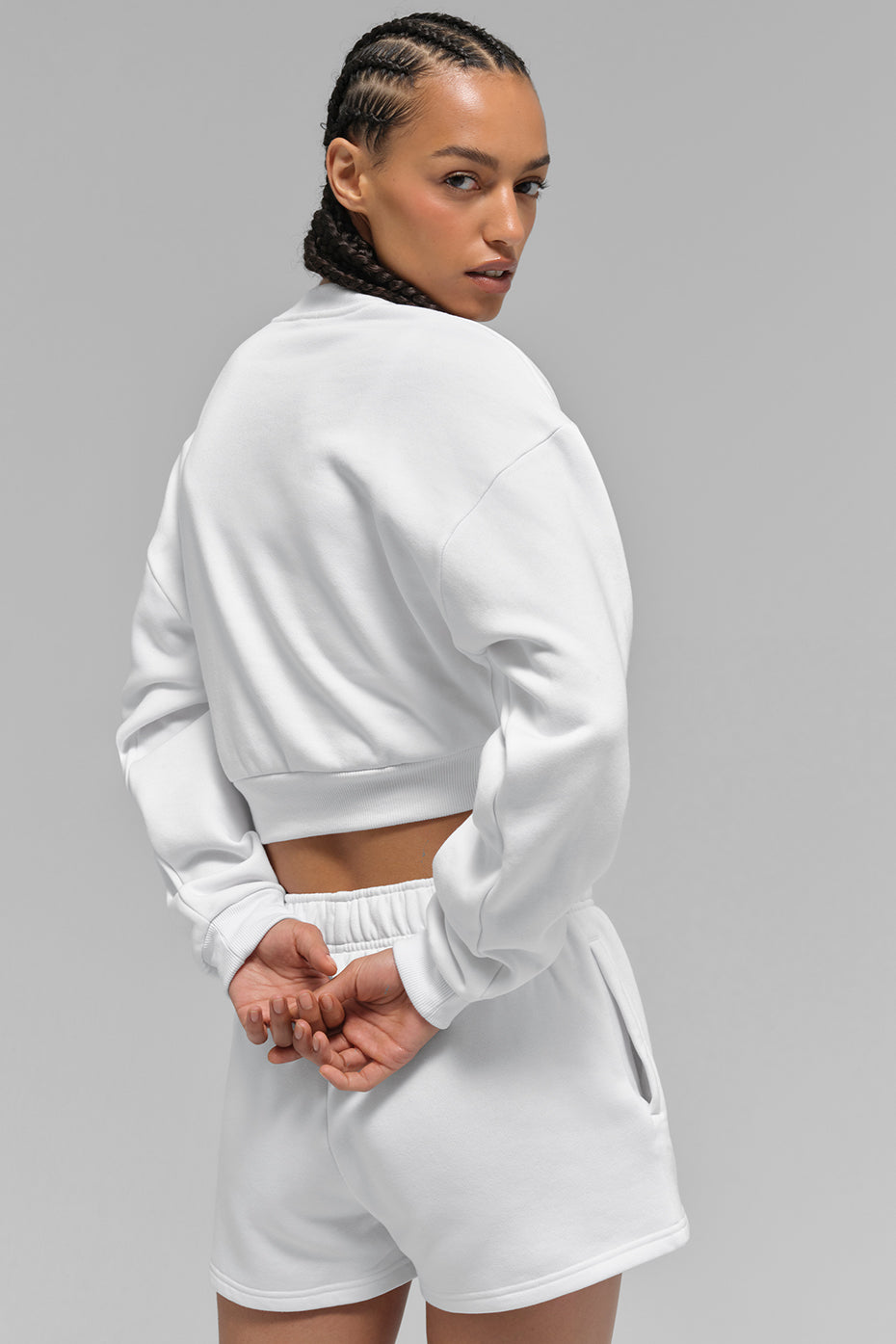 Crewneck Short Accolade Sweater