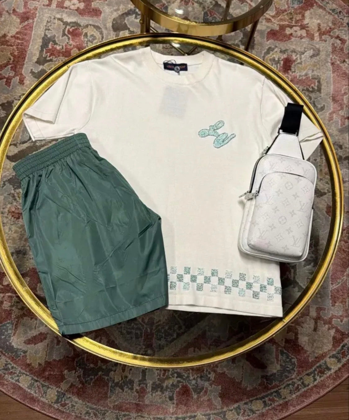 Outfit LV