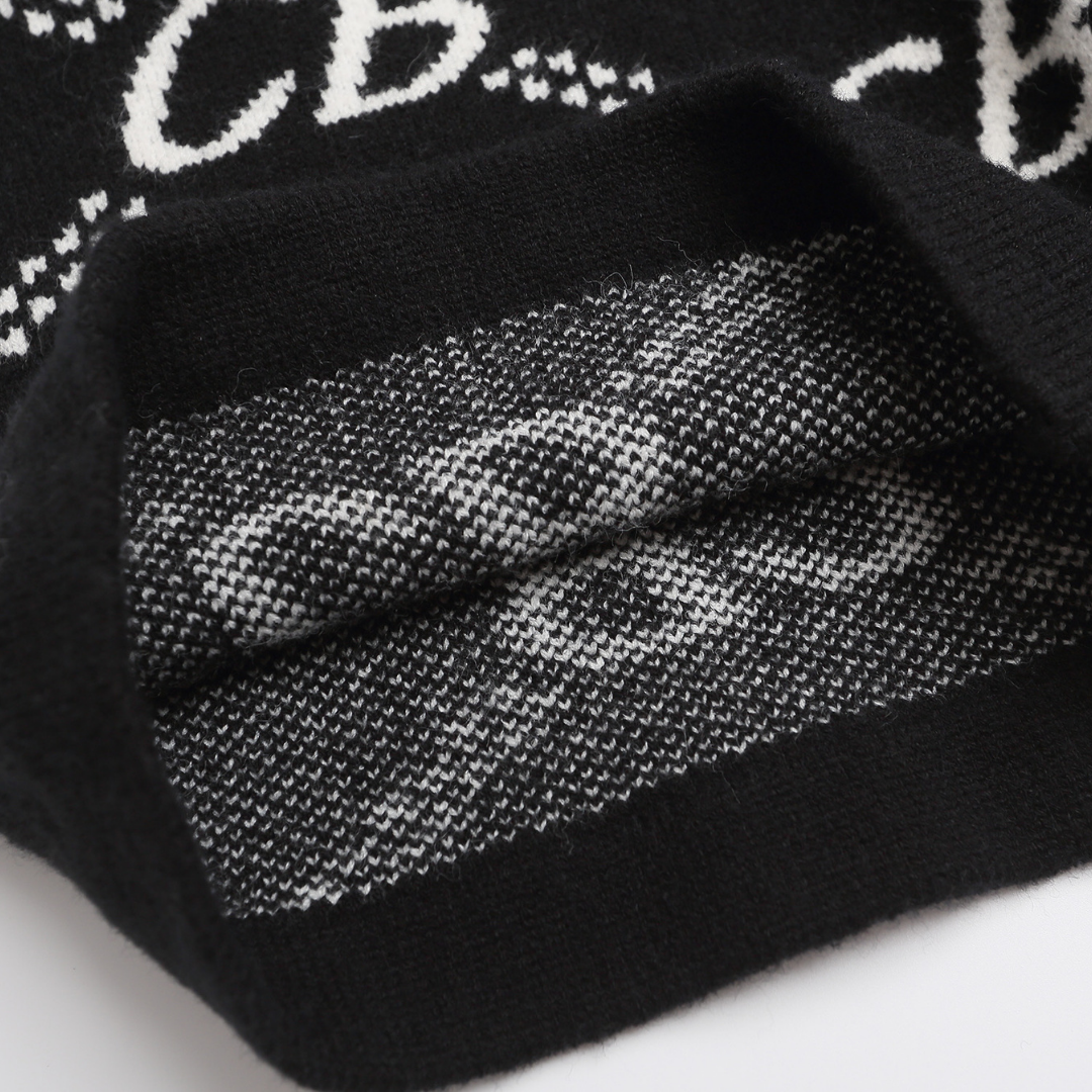 Short CB Monogram