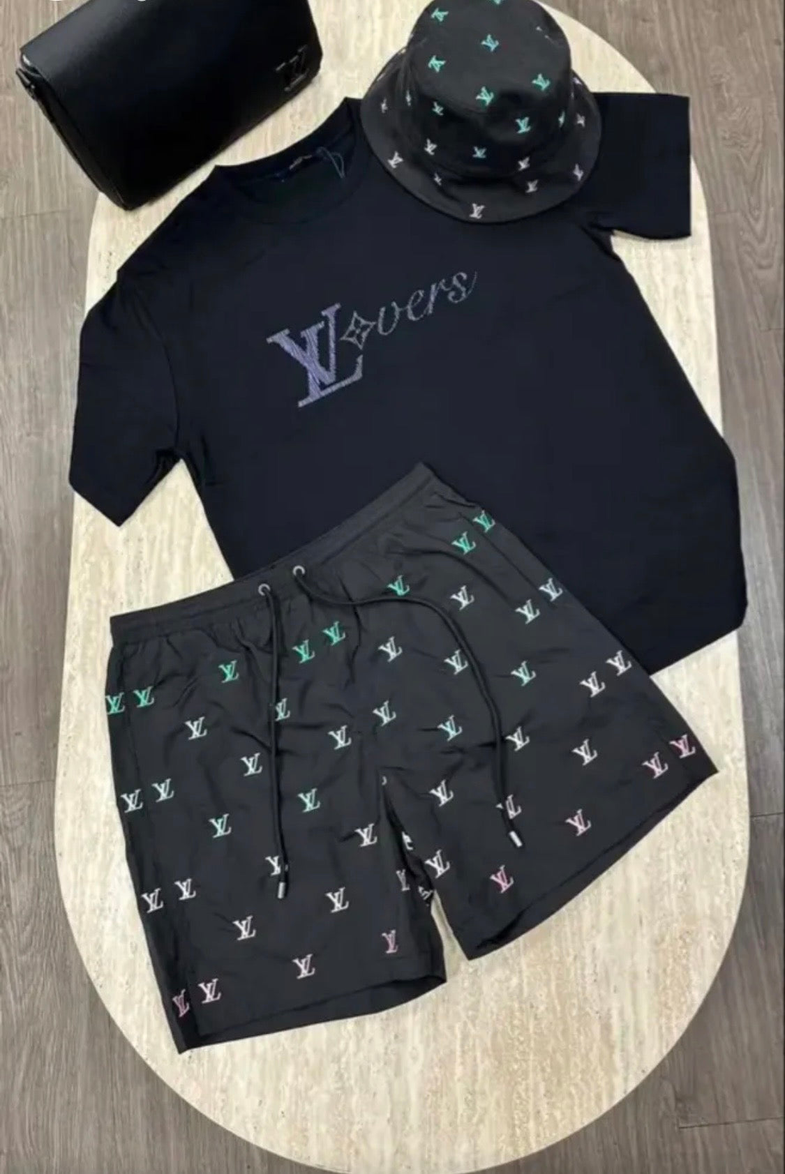 Outfit LV