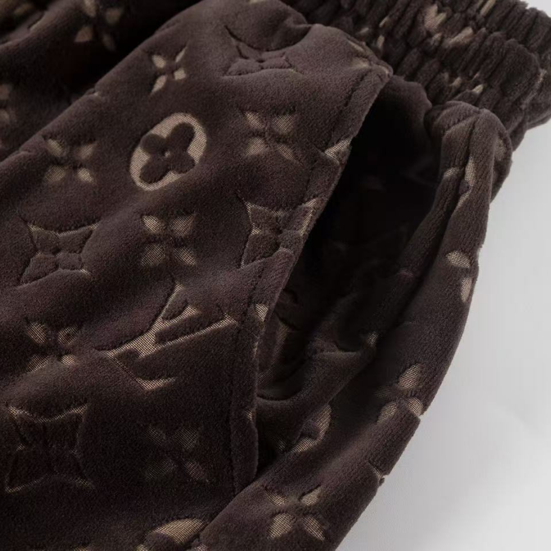 Short Lv Monogram