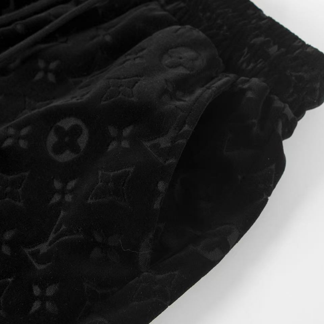 Short Lv Monogram