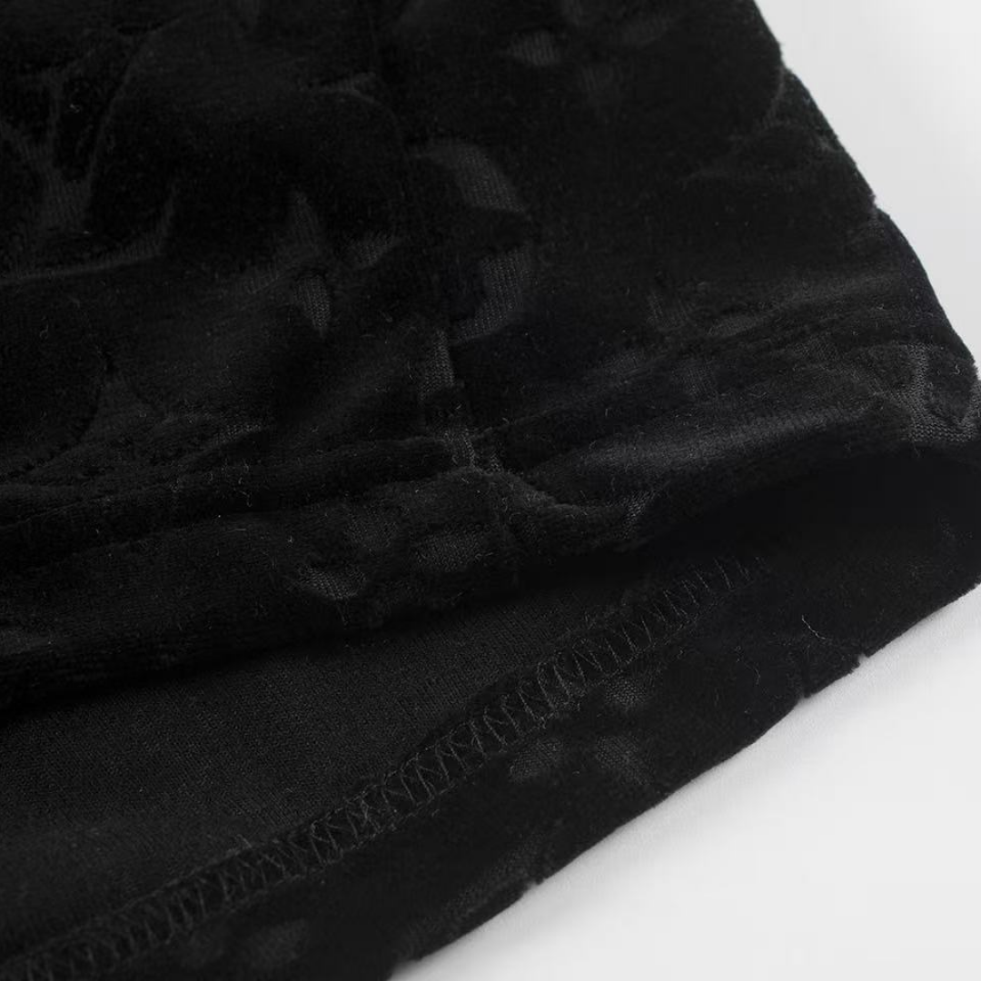 Short Lv Monogram