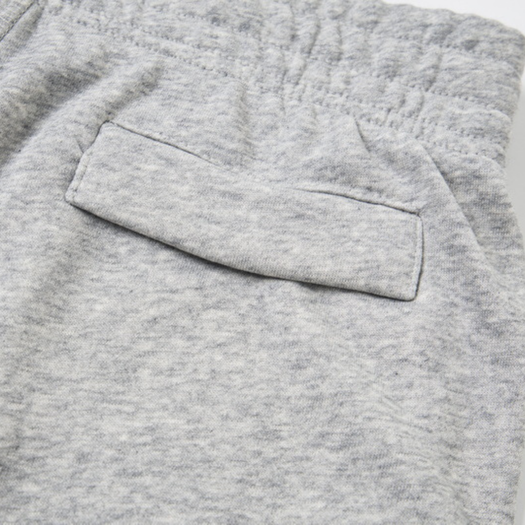 Short Rules the World Gris