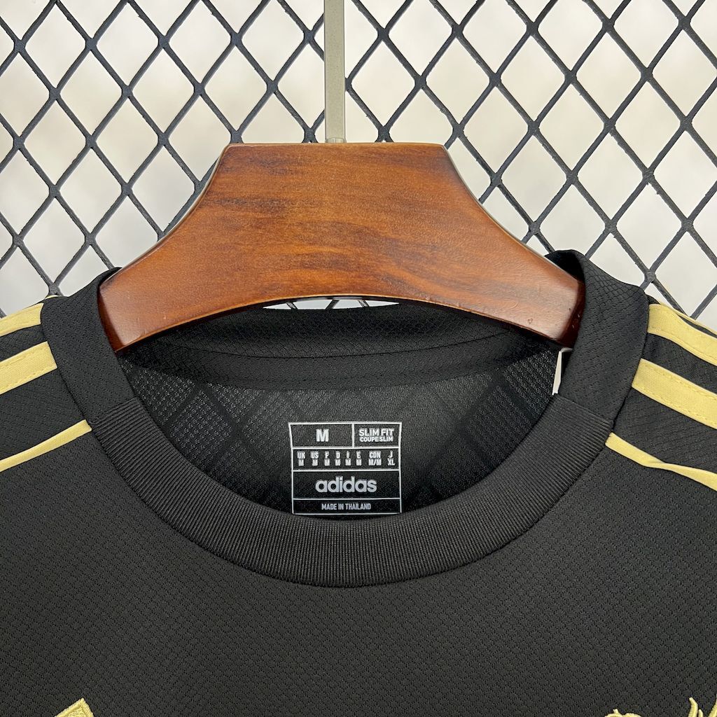 Maillot Liverpool Dark Majesty Limited