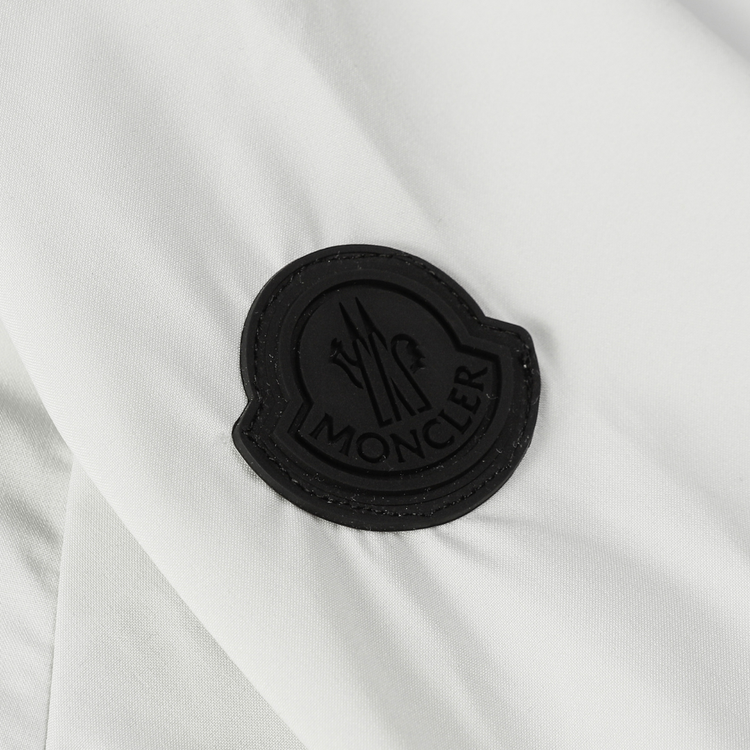 Coupe-Vent Monogram