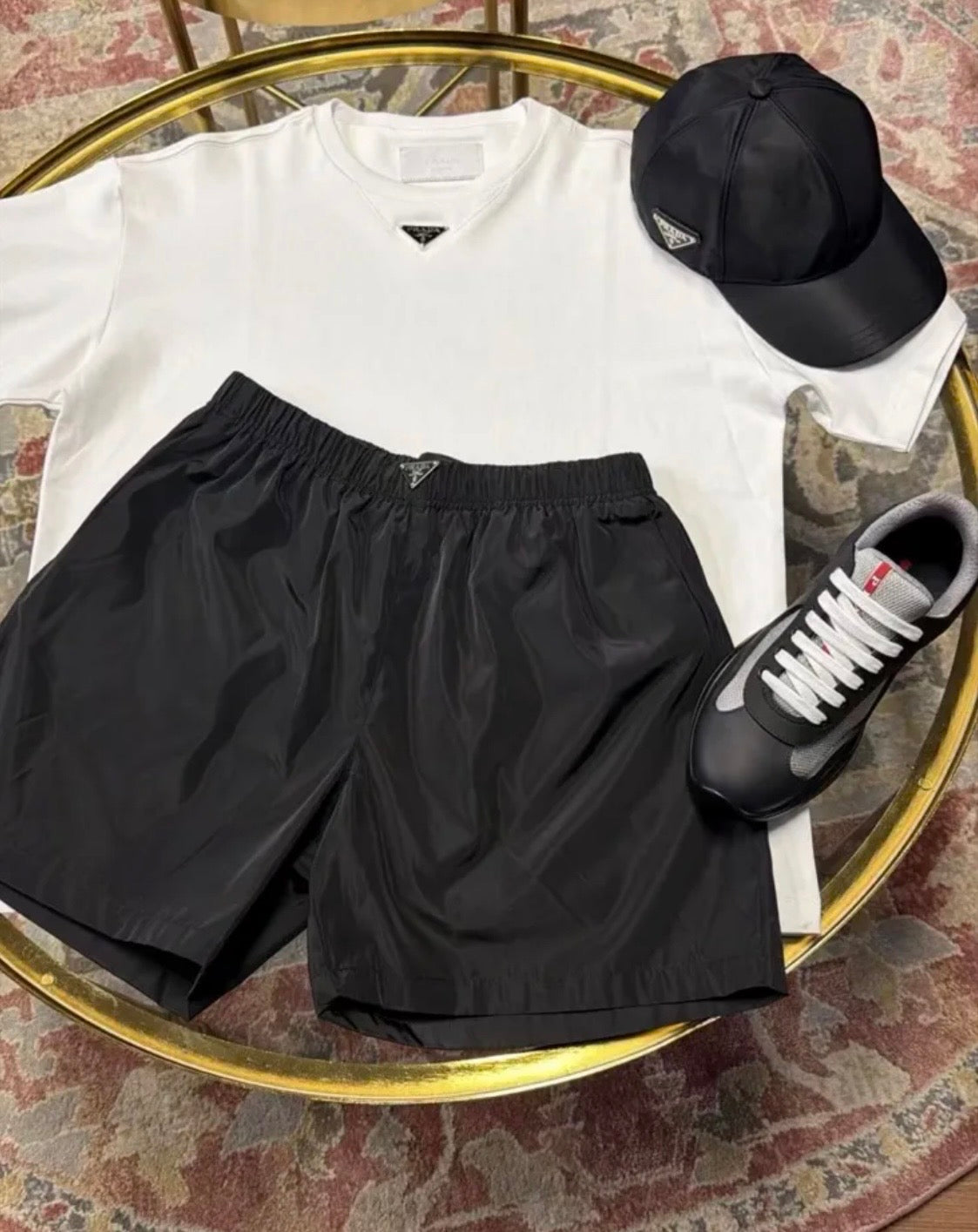 Outfit Prada