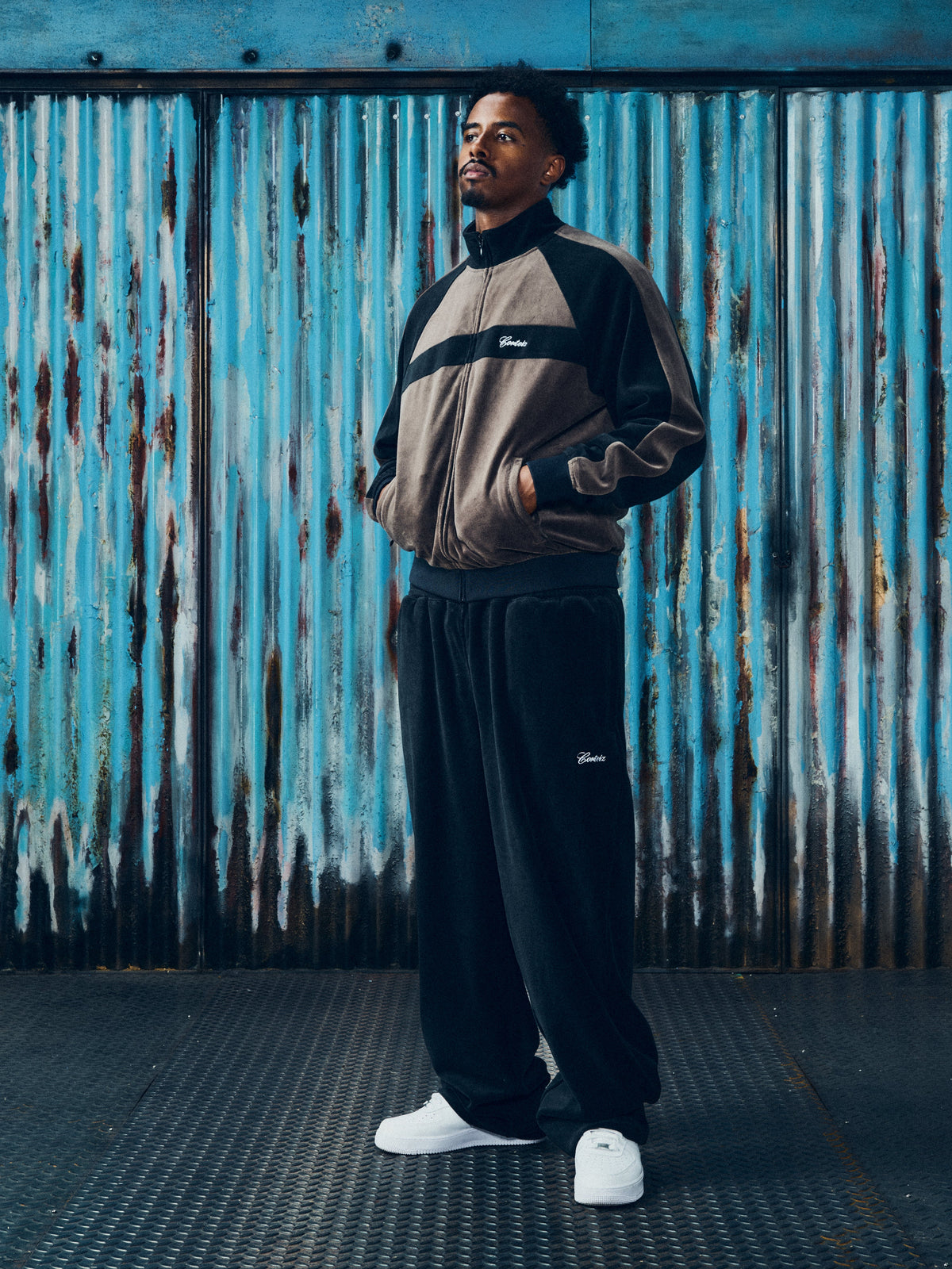 Corteiz Pista Velour Track Jacket - Black/Brown