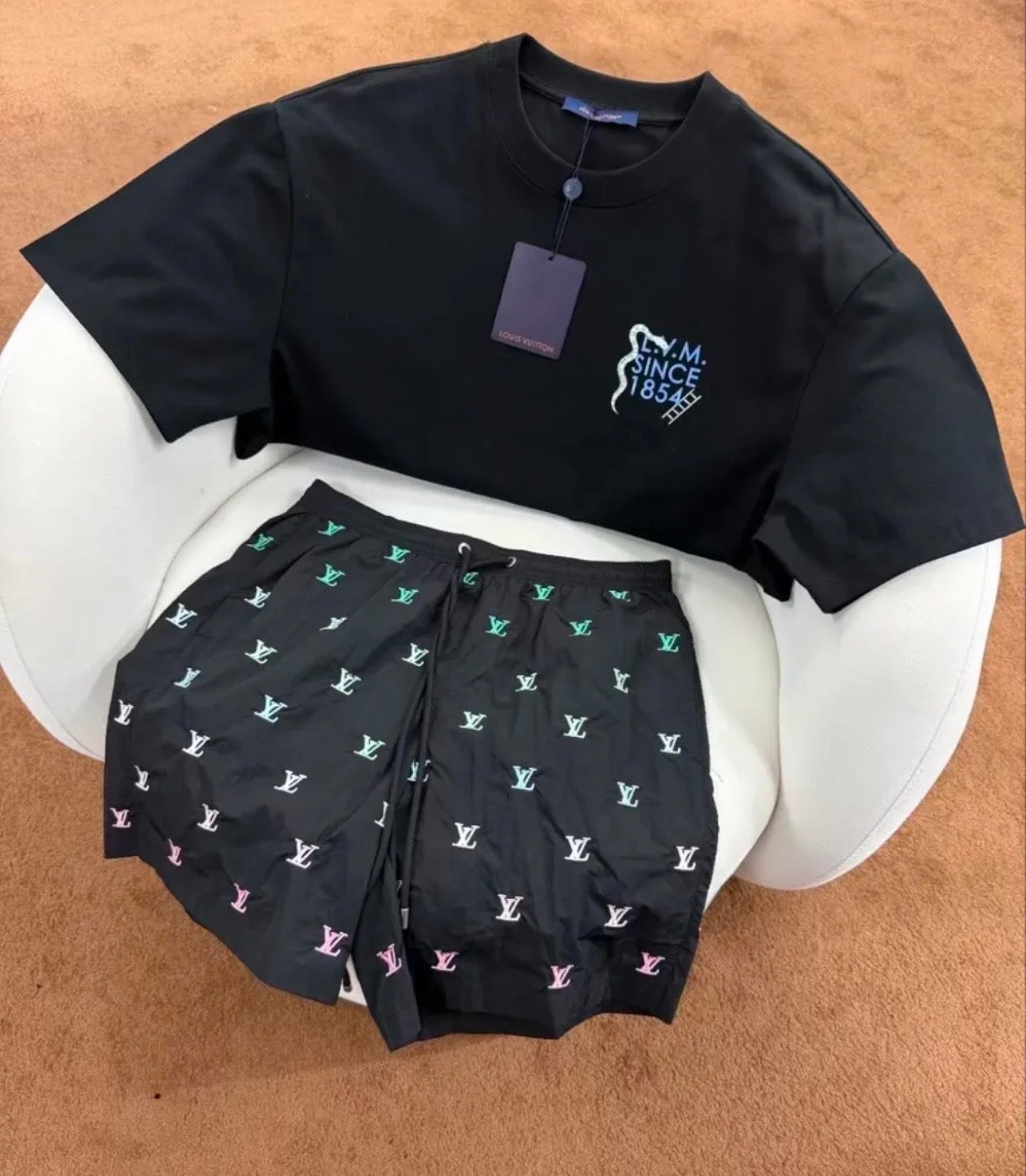 Outfit LV