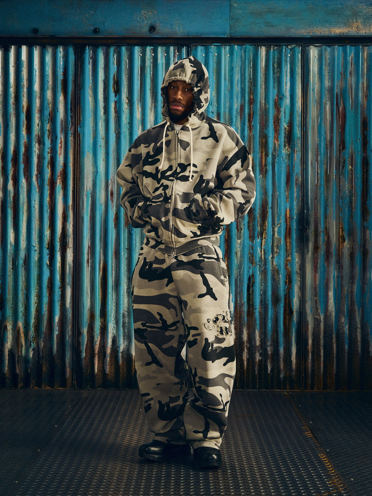 Corteiz Diplomatic Open Hem Sweatpant - Washed Camo